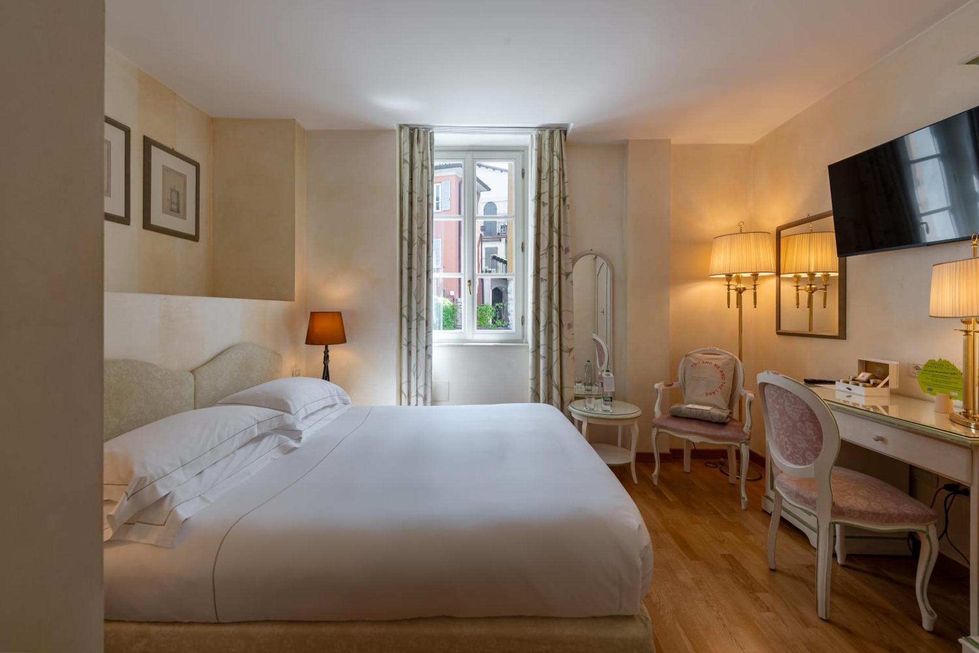 Rivalago Hotel