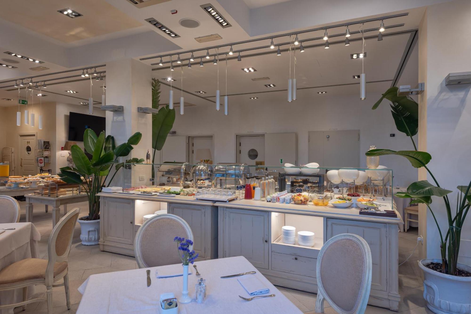 Rivalago Hotel